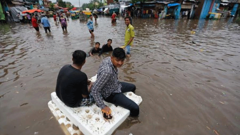 Mπανγκλαντές: Τουλάχιστον 100 νεκροί από τον μουσώνα