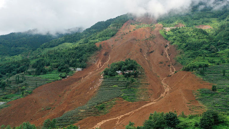 Τουλάχιστον 20 νεκροί στην Κίνα λόγω κατολίσθησης