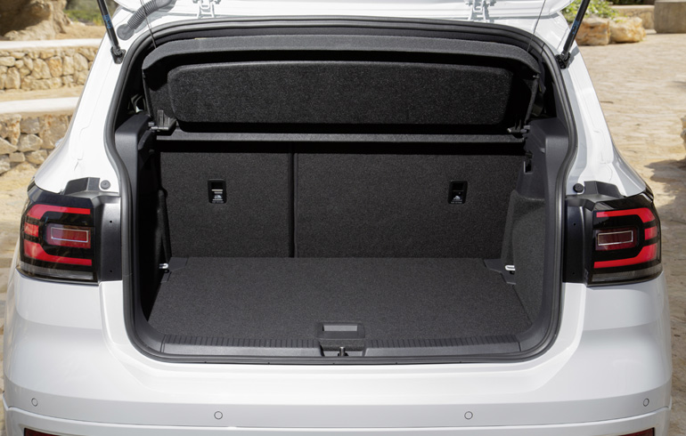 Πρακτικό και ευρύχωρο το πορτμπαγκάζ για τα δεδομένα της κατηγορίας 