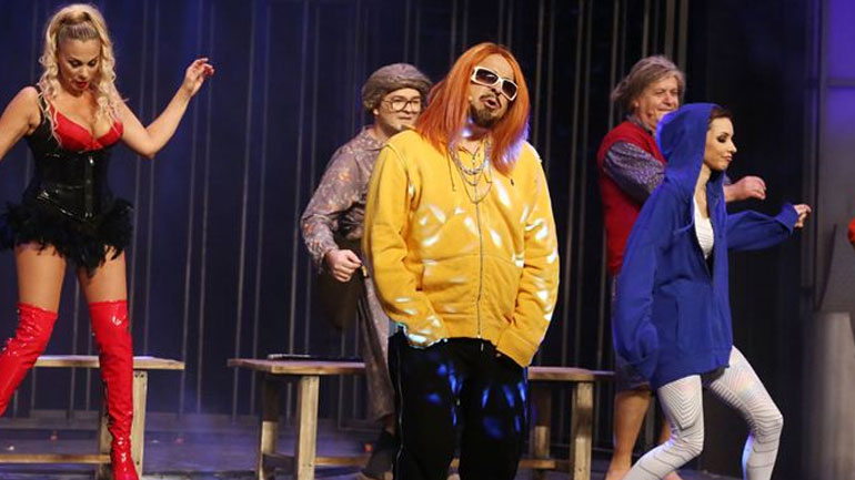 Μάρκος Σεφερλής: Η μεταμφίεσή του σε Sin Boy στη νέα του παράσταση!