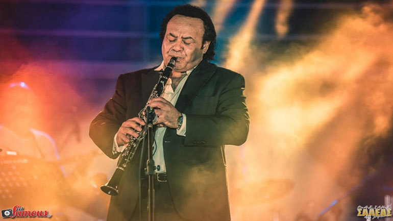 «Σαράντα χρόνια Βασίλης Σαλέας» στο θέατρο Βεάκειο