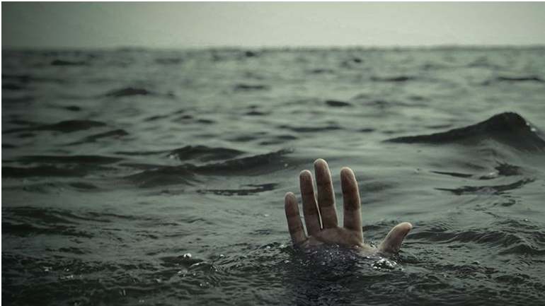 Νέα Αγχίαλος: Παρακολουθούσε …τον πνιγμό του από την παραλία! Νέα Αγχίαλος: Παρακολουθούσε …τον πνιγμό του από την παραλία!