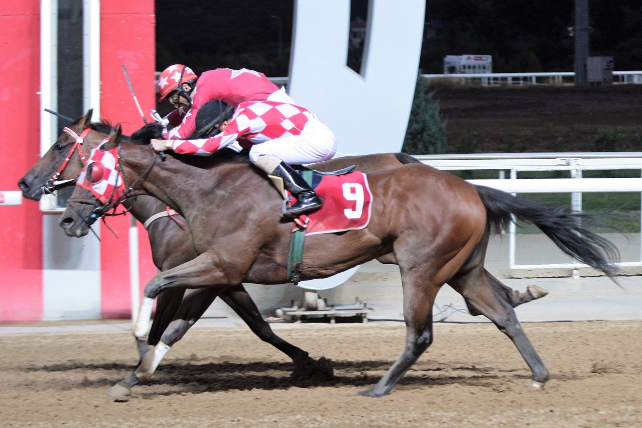 Νίκη για τον ΜΟΥΝΕΕΜΠ με διαφορά μερικών εκατοστών