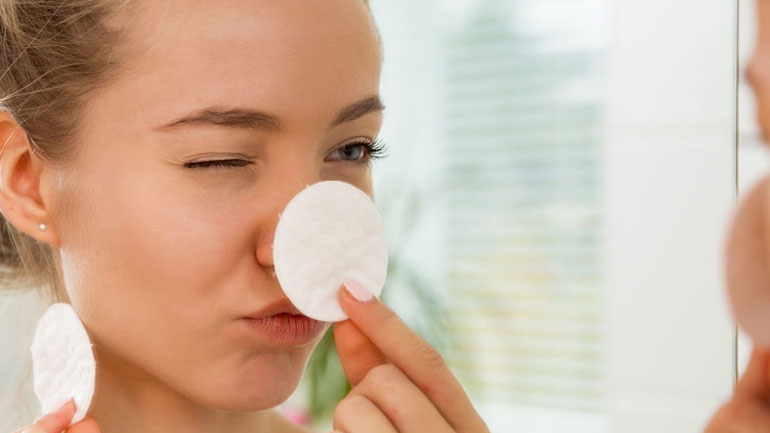 Τα πιο συχνά λάθη που κάνουν οι γυναίκες με λιπαρό δέρμα