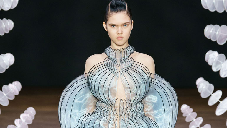 «Ύπνωσις», η τελευταία κολεξιόν της Ίρις βαν Χέρπεν