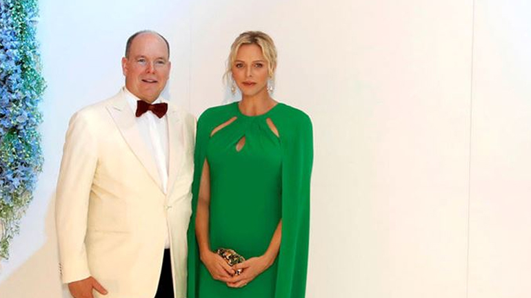 Η παραμυθένια εμφάνιση της πριγκίπισσας Charlene του Μονακό στο Red Cross Gala