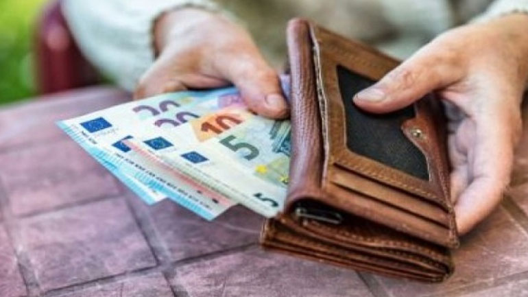 DW: Συντάξεις φτώχειας στη Γερμανία