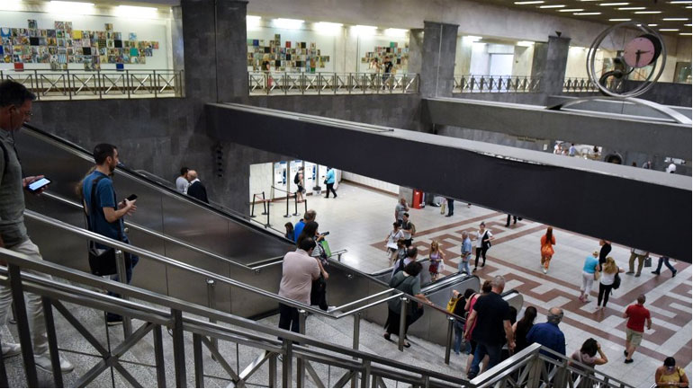 Διακοπή δρομολογίων στο μετρό μεταξύ Ακρόπολης-Συντάγματος λόγω ύποπτης βαλίτσας