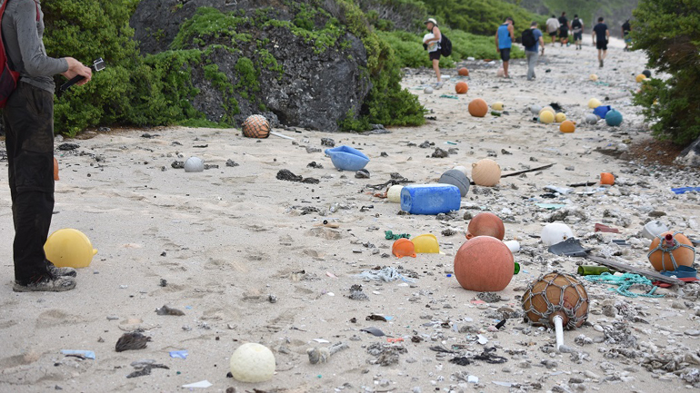 Νήσος Χέντερσον: Το απομακρυσμένο και ακατοίκητο νησί του Ειρηνικού που έχει μετατραπεί σε χωματερή πλαστικών απορριμμάτων