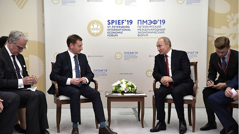 Οι σχέσεις με τη Μόσχα δημιουργούν εκλογικό ζήτημα στη Γερμανία Οι σχέσεις με τη Μόσχα δημιουργούν εκλογικό ζήτημα στη Γερμανία