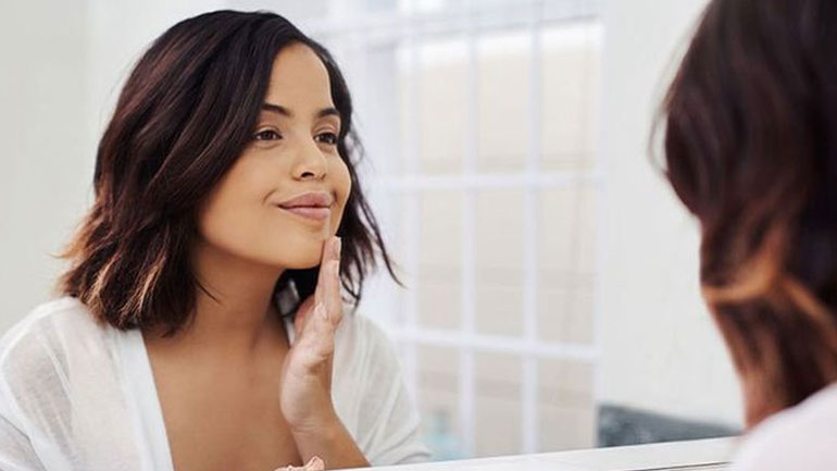 Τα πράγματα που δεν πρέπει να βάλεις ποτέ στο πρόσωπό σου