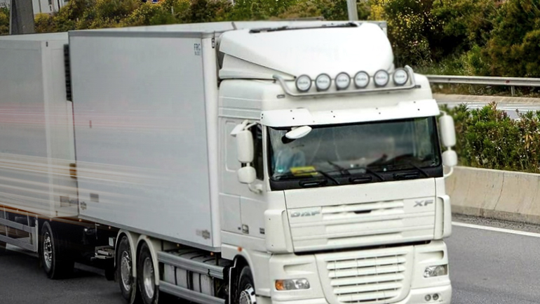 Φορτηγατζής γρονθοκόπησε εφοριακούς στην Κρήτη