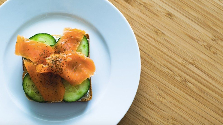 Σολομός: Με ωφέλιμα Ω-3 λιπαρά αλλά και… τοξικά βαρέα μέταλλα