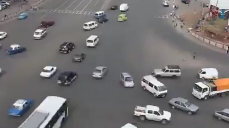 Διασταύρωση χωρίς φανάρια στην Αιθιοπία