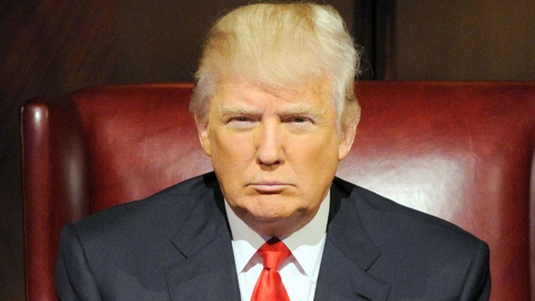 Ο Τραμπ ανακοινώνει ότι θα μειώσει τις αμυντικές δαπάνες τα επόμενα χρόνια