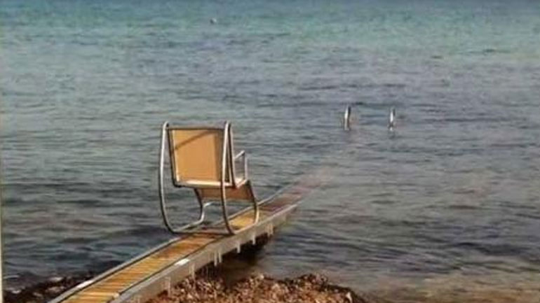 Κεφαλονιά: Δύο ράμπες αυτόνομης πρόσβασης ΑμεΑ στη θάλασσα τοποθετήθηκαν σε Σάμη και Ληξούρι