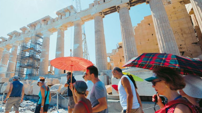 TUI: Περισσότεροι από 3 εκατ. επισκέπτες αναμένονται στην Ελλάδα