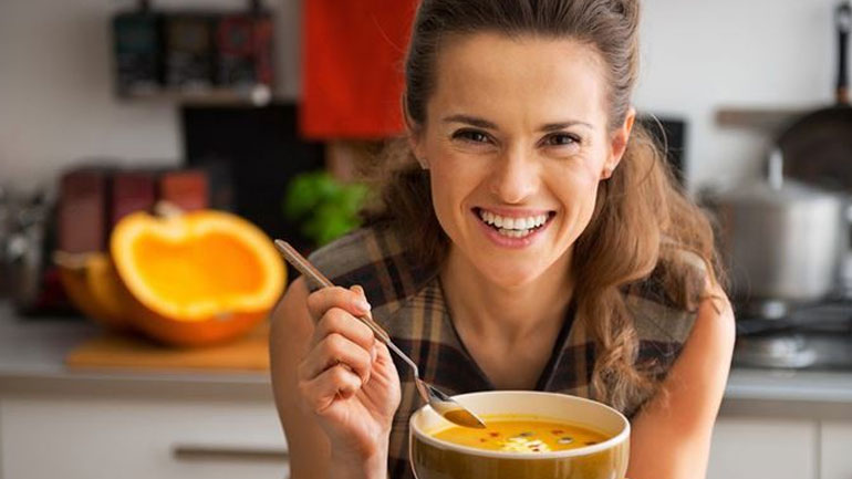 Δέκα σημαντικές θρεπτικές ουσίες που χρειάζεται κάθε γυναίκα