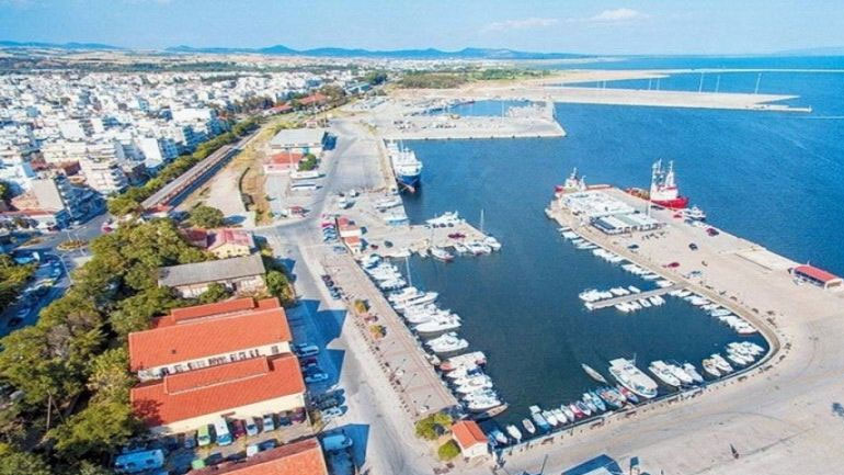 Αλεξανδρούπολη: Δρομολογούνται η ανέλκυση και η απομάκρυνση από το λιμάνι του ναυαγίου βυθοκόρου «ΟΛΓΑ»