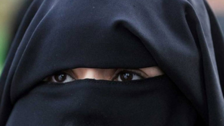 Οι Ολλανδοί απαγόρευσαν την μπούρκα και το νικάμπ σε σχολεία, νοσοκομεία, δημόσια κτήρια και ΜΜΜ