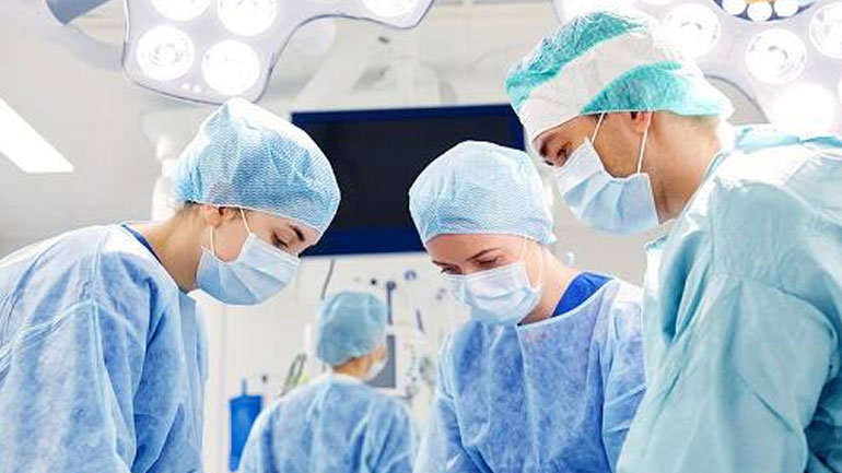 Θεσσαλονίκη: Επιτυχής επανασυγκόλληση τριών δακτύλων 15χρονου