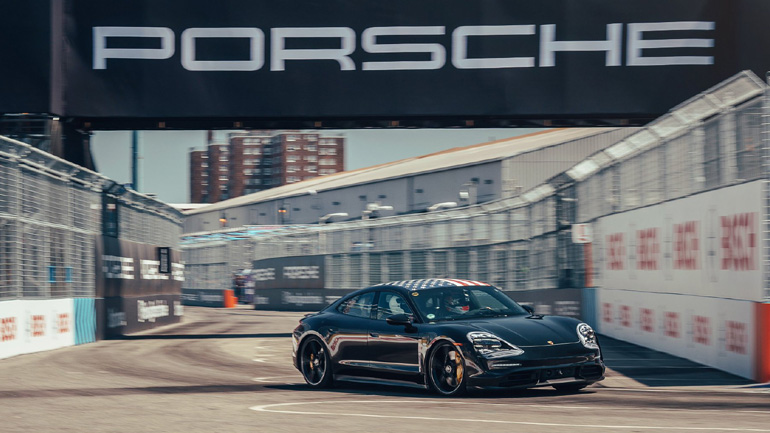 Δεκάδες χιλιάδες οι παραγγελίες για την Porsche Taycan