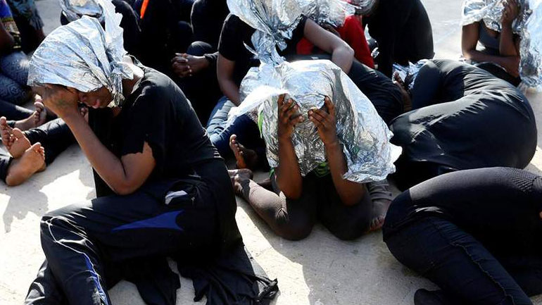 Ιταλία: 163 μετανάστες αποκλεισμένοι σε δύο διασωστικά πλοία