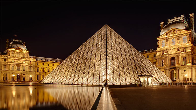 Το Λούβρο καλεί τους επισκέπτες να κάνουν κράτηση πριν πάνε