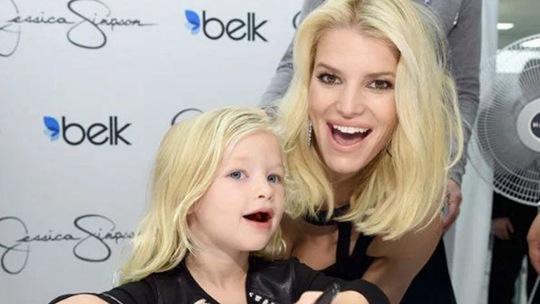 Jessica Simpson: Έβαψε τα μαλλιά της κόρης της και προκάλεσε αντιδράσεις