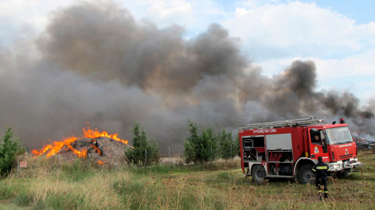Τρεις φωτιές στον Ασπρόπυργο