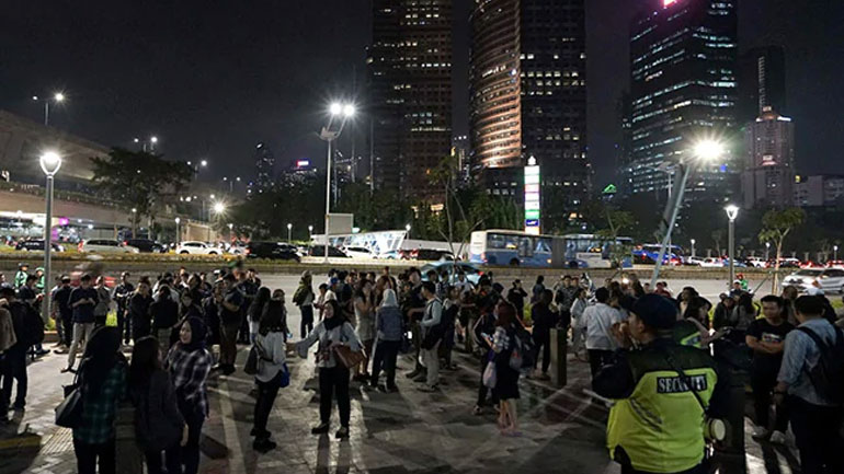 Ινδονησία: Τουλάχιστον ένας νεκρός εξαιτίας του ισχυρού σεισμού στα ανοικτά της Σουμάτρας και της Ιάβας