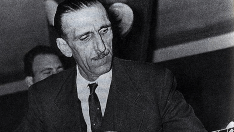 Σαν σήμερα έφυγε από τη ζωή ο μεγάλος ρεμπέτης Γιάννης Παπαϊωάννου