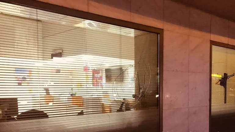 Δικογραφία σε βάρος 36χρονου για φθορές σε τράπεζες στη Θεσσαλονίκη