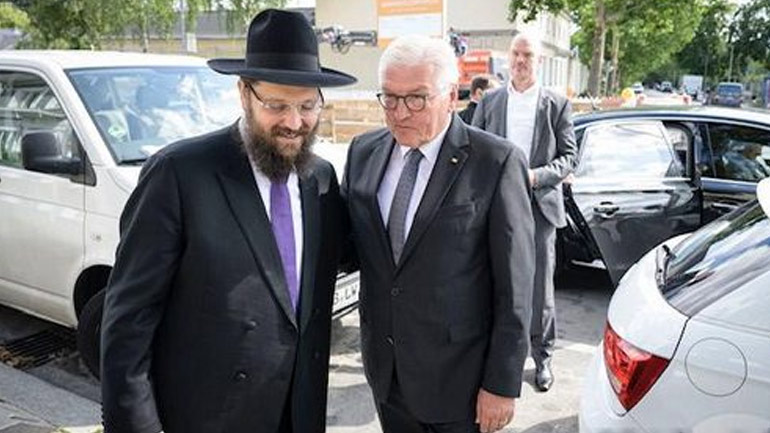 Γερμανία: Συνάντηση Στάινμαϊερ με ραβίνο που υπέστη αντισημιτική επίθεση