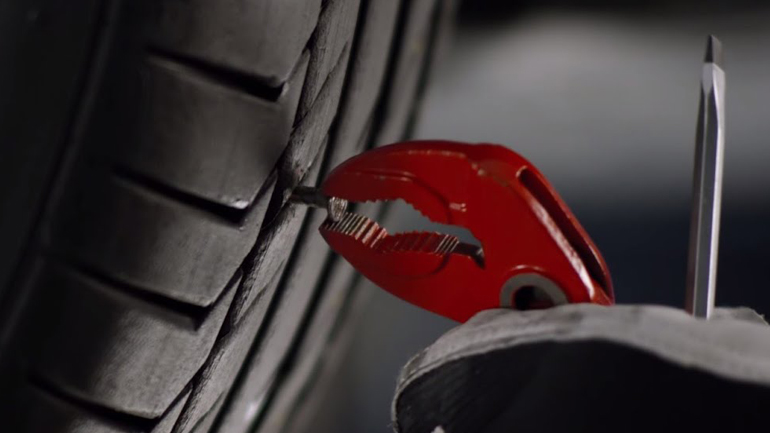 Άγγιξε τις 15 εκατ. μονάδες το ελαστικό που και να… τρυπήσει, συνεχίζει!