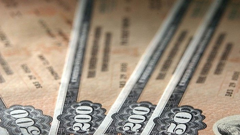 Σε ιστορικά χαμηλό η απόδοση των 10ετών βρετανικών ομολόγων