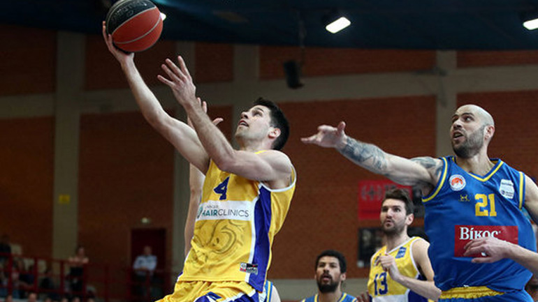 Το Λαύριο κράτησε τον Λούντζη