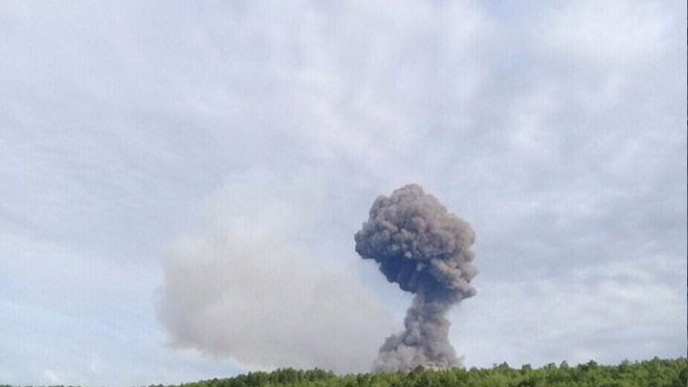 Εκρήξεις σε αποθήκες πυρομαχικών στη Σιβηρία – Πληροφορίες για έναν νεκρό και επτά τραυματίες Εκρήξεις σε αποθήκες πυρομαχικών στη Σιβηρία – Πληροφορίες για έναν νεκρό και επτά τραυματίες