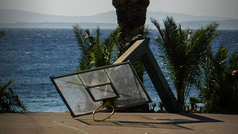 Χίος: Τα λόγια της μητέρας του 19χρονου που καταπλακώθηκε από μπασκέτα Χίος: Τα λόγια της μητέρας του 19χρονου που καταπλακώθηκε από μπασκέτα