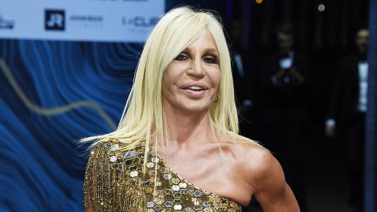 Ιταλία: Η Ντονατέλα Βερσάτσε αγόρασε μια βίλα στη λίμνη Ματζόρε έναντι 5 εκατ. ευρώ