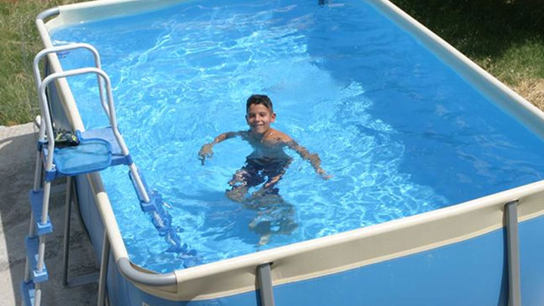 Πλαστική πισίνα στο σπίτι: Τι να προσέξετε