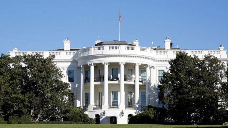 Ο Λευκός Οίκος εξετάζει τρόπους δράσης για τον περιορισμό της βίας από την οπλοκατοχή