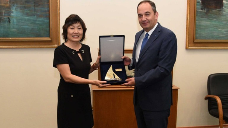 Συνάντηση Πλακιωτάκη με την πρέσβειρα της Κίνας