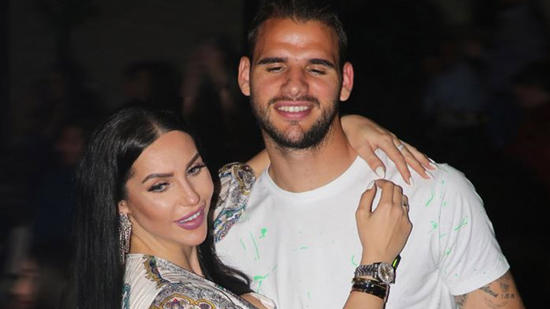 Εξιτήριο για τη Ζέτα Θεοδωροπούλου – Επιστρέφει στο σπίτι με το μωράκι της