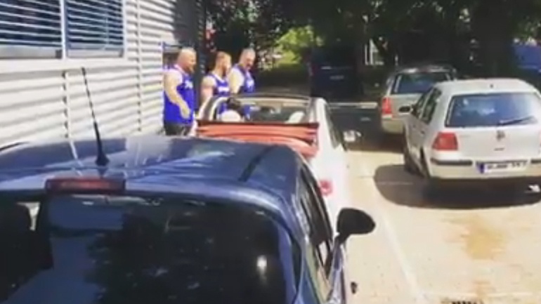 Σε έχουν κλείσει παρκαρισμένα αυτοκίνητα; Ιδού η λύση!