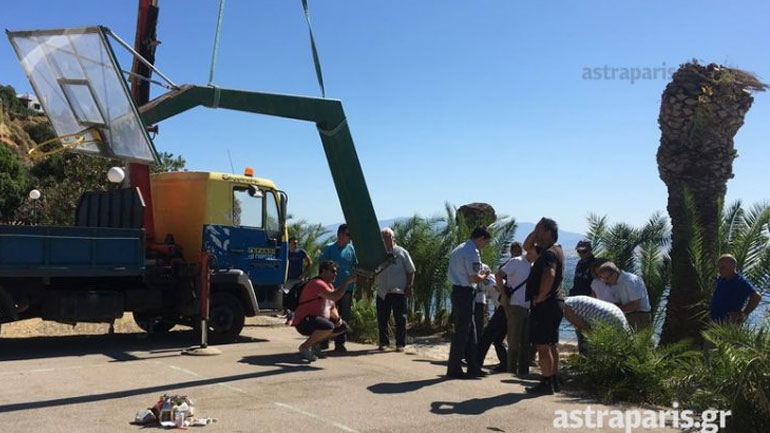 Τραγωδία στη Χίο: Απομακρύνθηκαν από το μοιραίο γήπεδο οι μπασκέτες – Ανέλαβαν έργο οι πραγματογνώμονες