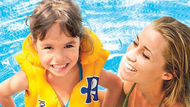 Ποια βοηθήματα χρειάζεται το παιδί σας στη θάλασσα;