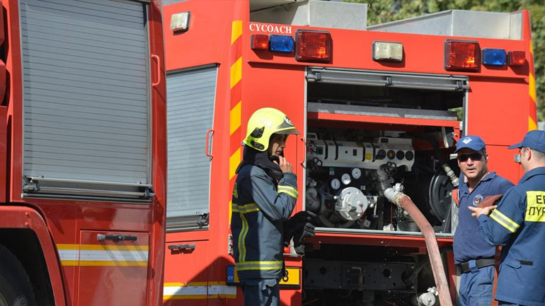 Κοζάνη: Τουριστικό λεωφορείο τυλίχτηκε στις φλόγες ανάμεσα στα τούνελ του Βερμίου