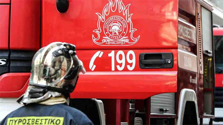 Φωτιά στην Παλαιομάνινα Αιτωλοακαρνανίας