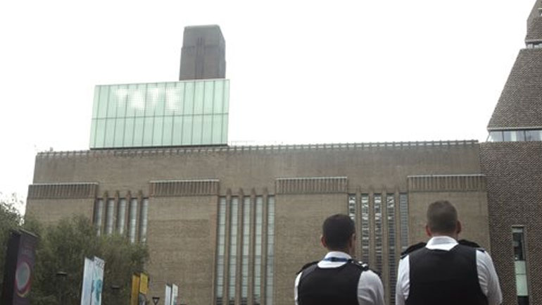 Προφυλακιστέος ο ανήλικος που έσπρωξε τον 6χρονο από την Tate Modern